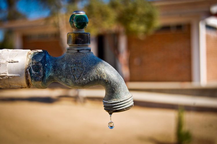 Derivado de ello, se espera que, a causa de los trabajos de reparación, en las próximas horas se experimenten en varias zonas de la ciudad casos de baja presión o falta de agua.